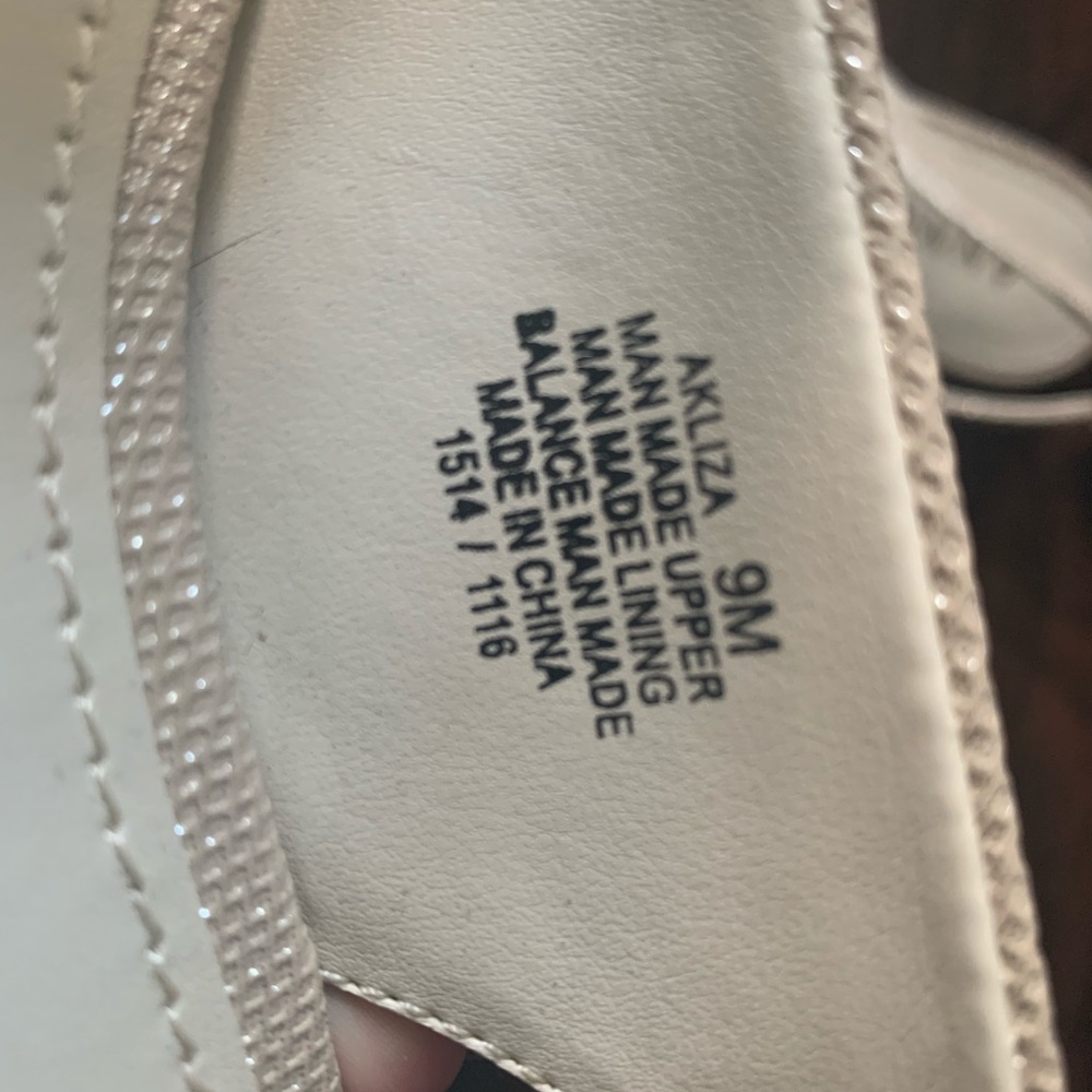 Anna Klein Flats - image 5